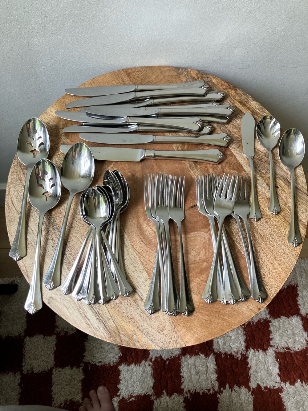 Oneida | Distinction Deluxe HH Westgate Royal Crest 45p Stainless Steel Flatware